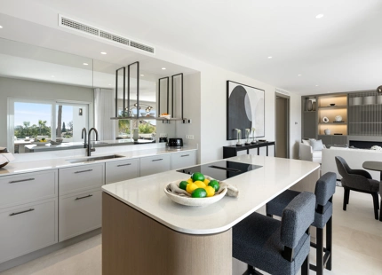 EXCEPCIONAL DÚPLEX A LA VENTA EN LA MILLA DE ORO DE MARBELLA