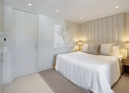 EXCEPCIONAL DÚPLEX A LA VENTA EN LA MILLA DE ORO DE MARBELLA