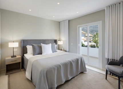 EXCEPCIONAL DÚPLEX A LA VENTA EN LA MILLA DE ORO DE MARBELLA