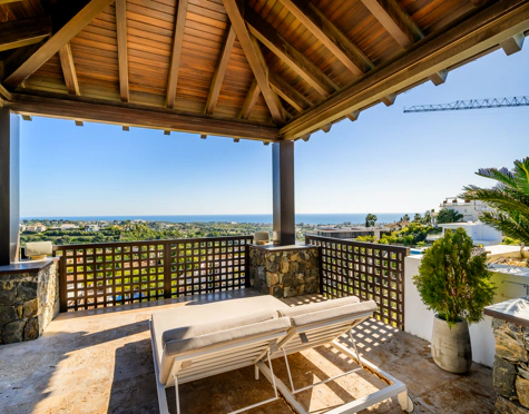 Villa for sale in Los Flamingos, Benahavis