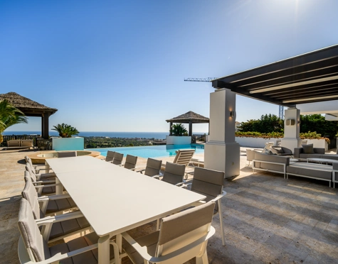 Villa for sale in Los Flamingos, Benahavis