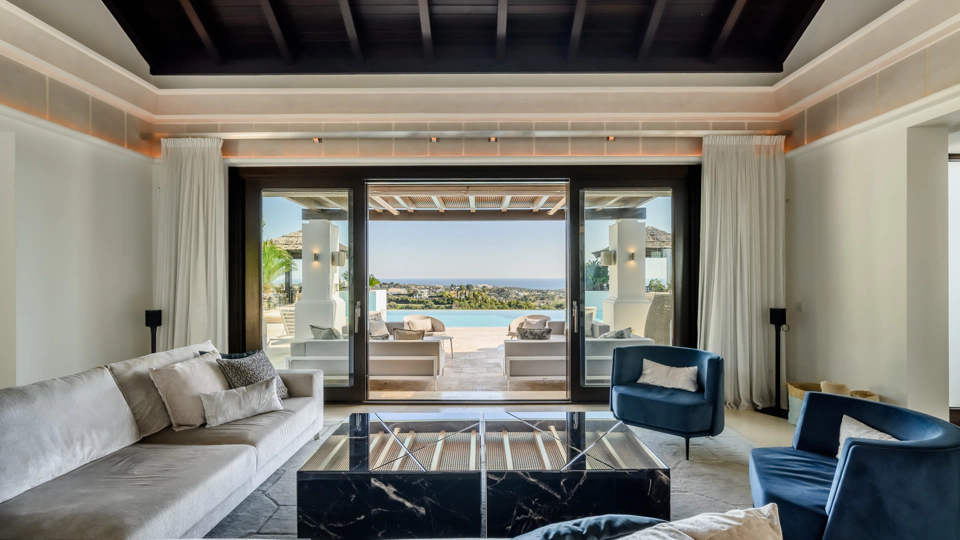 Villa for sale in Los Flamingos, Benahavis