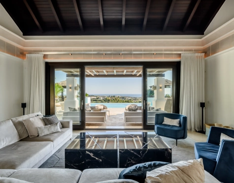 Villa for sale in Los Flamingos, Benahavis