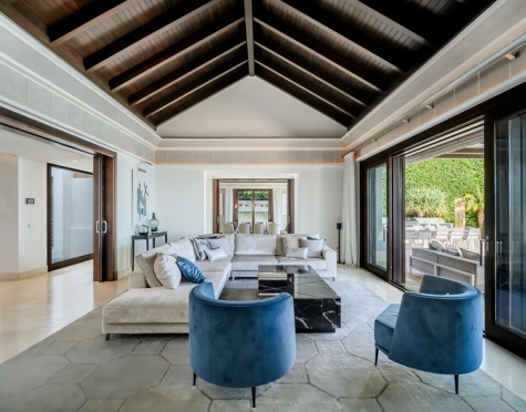 Villa for sale in Los Flamingos, Benahavis