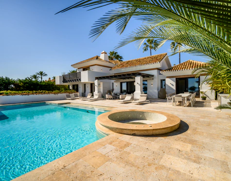 Villa for sale in Los Flamingos, Benahavis