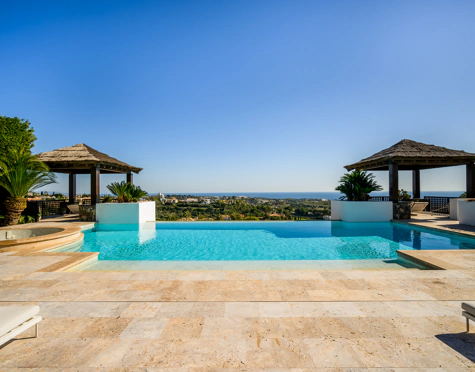 Villa for sale in Los Flamingos, Benahavis