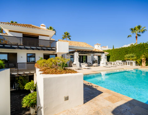 Villa for sale in Los Flamingos, Benahavis