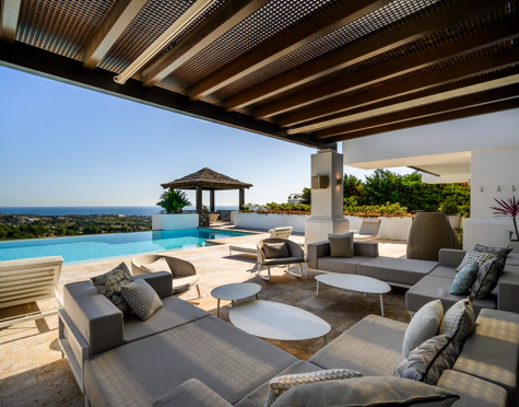 Villa for sale in Los Flamingos, Benahavis