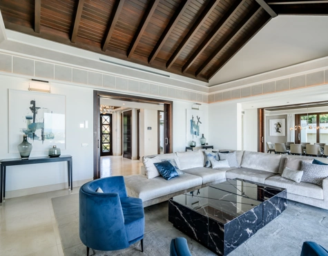 Villa for sale in Los Flamingos, Benahavis