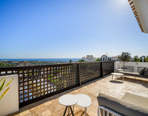 Villa for sale in Los Flamingos, Benahavis