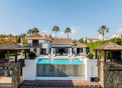 CHARMING 5-BEDROOM VILLA IN LOS FLAMINGOS – THE DREAM HOME