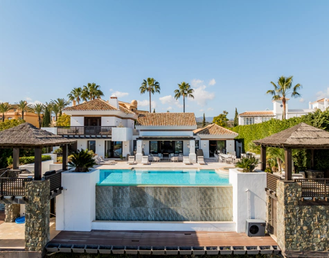 Villa en venta en Los Flamingos, Benahavis