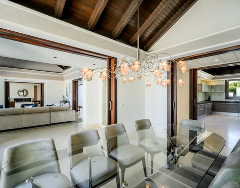 Villa for sale in Los Flamingos, Benahavis