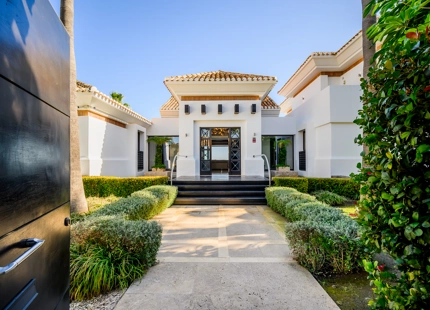 CHARMING 5-BEDROOM VILLA IN LOS FLAMINGOS – THE DREAM HOME