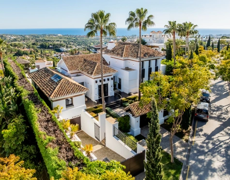 Villa for sale in Los Flamingos, Benahavis