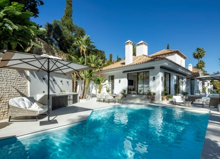 ELEGANTE VILLA DE LUJO EN PRIMERA LÍNEA DE GOLF EN EL HERROJO