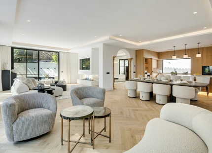 ELEGANTE VILLA DE LUJO EN PRIMERA LÍNEA DE GOLF EN EL HERROJO