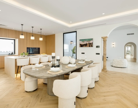 Villa en venta en El Herrojo, Benahavis