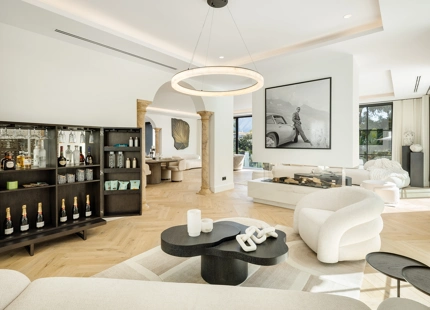 ELEGANTE VILLA DE LUJO EN PRIMERA LÍNEA DE GOLF EN EL HERROJO