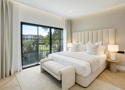 ELEGANTE VILLA DE LUJO EN PRIMERA LÍNEA DE GOLF EN EL HERROJO