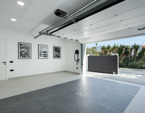 Villa en venta en El Herrojo, Benahavis