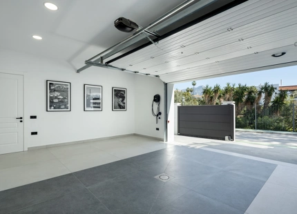 ELEGANTE VILLA DE LUJO EN PRIMERA LÍNEA DE GOLF EN EL HERROJO