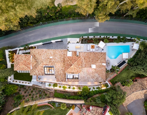 Villa en venta en El Herrojo, Benahavis
