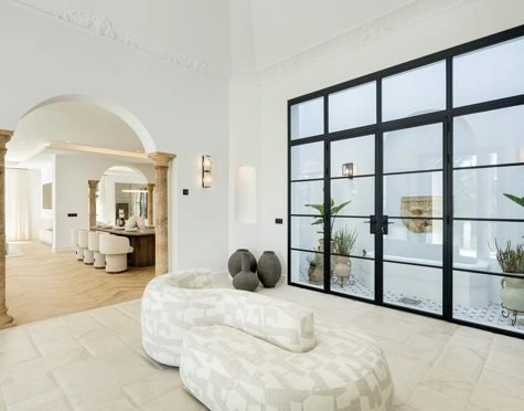 Villa en venta en El Herrojo, Benahavis