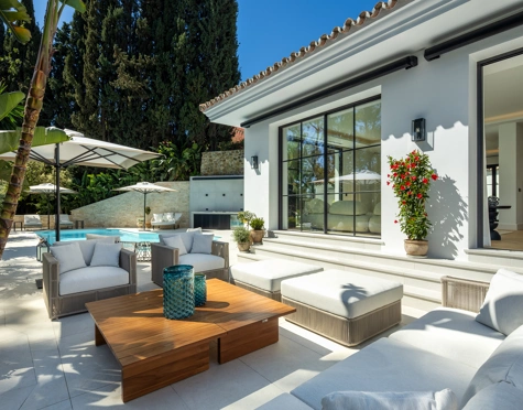Villa en venta en El Herrojo, Benahavis