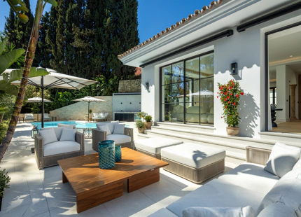 ELEGANTE VILLA DE LUJO EN PRIMERA LÍNEA DE GOLF EN EL HERROJO