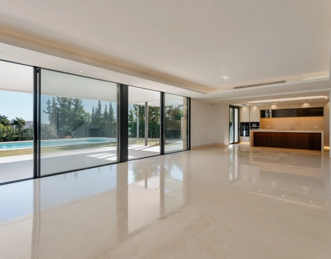 Villa en venta en Lomas del Virrey, Marbella Golden Mile