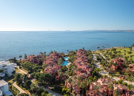 APARTAMENTO EN PLANTA BAJA EN ESTEPONA - EXCEPCIONAL VIVIENDA FRENTE AL MAR