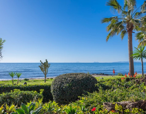 Ground Floor Apartment for sale in Almenara Beach, Estepona East