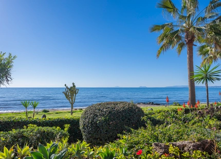 APARTAMENTO EN PLANTA BAJA EN ESTEPONA - EXCEPCIONAL VIVIENDA FRENTE AL MAR