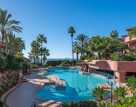 Ground Floor Apartment for sale in Almenara Beach, Estepona East