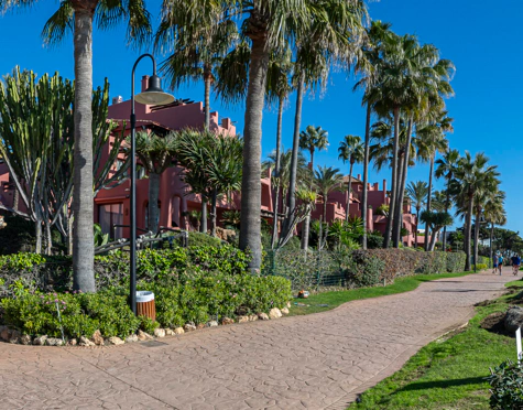 Ground Floor Apartment for sale in Almenara Beach, Estepona East