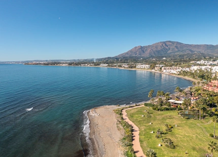 APARTAMENTO EN PLANTA BAJA EN ESTEPONA - EXCEPCIONAL VIVIENDA FRENTE AL MAR