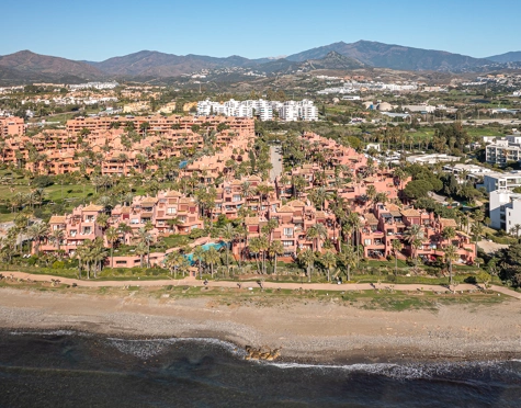Ground Floor Apartment for sale in Almenara Beach, Estepona East