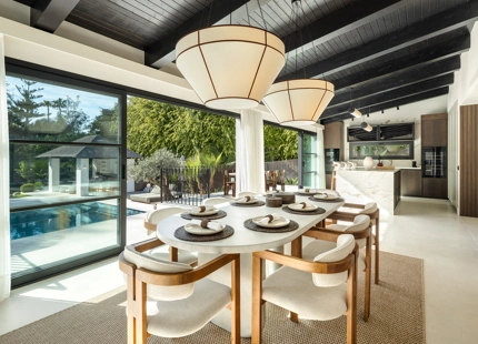 STUNNING VILLA WITH EXCEPTIONAL OUTDOOR LIVING IN NUEVA ANDALUCÍA
