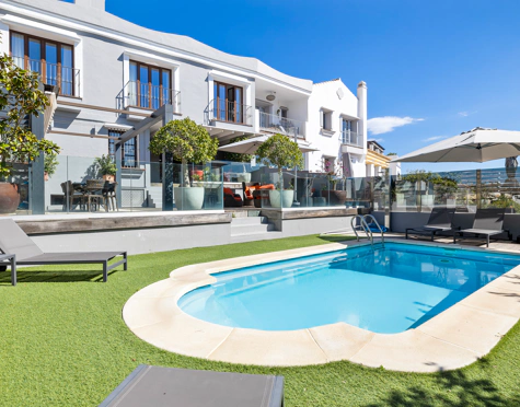 CHARMING 5-BEDROOM TOWNHOUSE WITH PRIVATE POOL IN BENAHAVIS