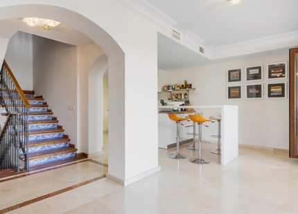 CHARMING 5-BEDROOM TOWNHOUSE WITH PRIVATE POOL IN BENAHAVIS