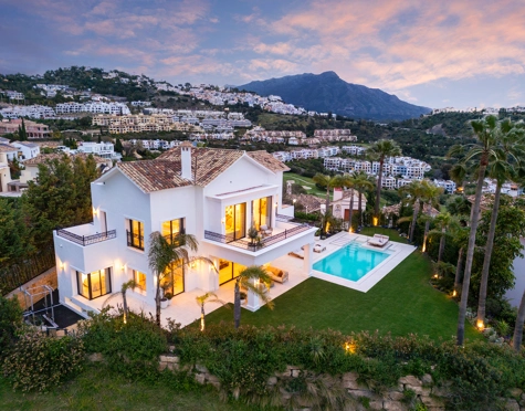 EXCEPTIONAL LUXURY VILLA WITH BREATHTAKING VIEWS IN BENAHAVÍS