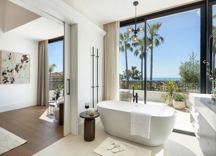 EXCEPTIONAL LUXURY VILLA WITH BREATHTAKING VIEWS IN BENAHAVÍS