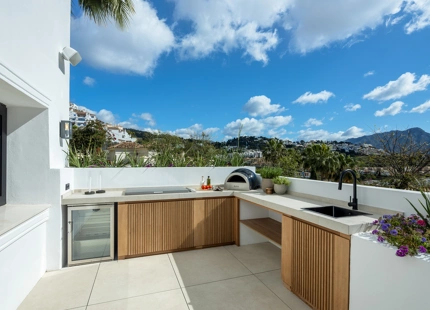 EXCEPTIONAL LUXURY VILLA WITH BREATHTAKING VIEWS IN BENAHAVÍS