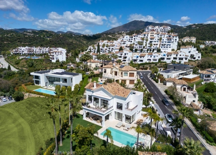 EXCEPTIONAL LUXURY VILLA WITH BREATHTAKING VIEWS IN BENAHAVÍS