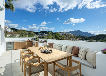 EXCEPTIONAL LUXURY VILLA WITH BREATHTAKING VIEWS IN BENAHAVÍS