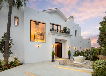 EXCEPTIONAL LUXURY VILLA WITH BREATHTAKING VIEWS IN BENAHAVÍS