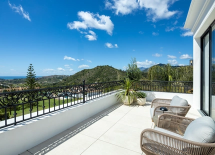 EXCEPTIONAL LUXURY VILLA WITH BREATHTAKING VIEWS IN BENAHAVÍS