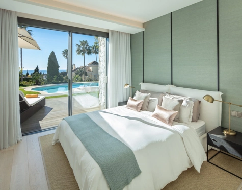 Villa for sale in El Rosario, Marbella Este