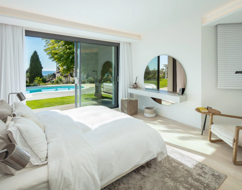Villa for sale in El Rosario, Marbella Este
